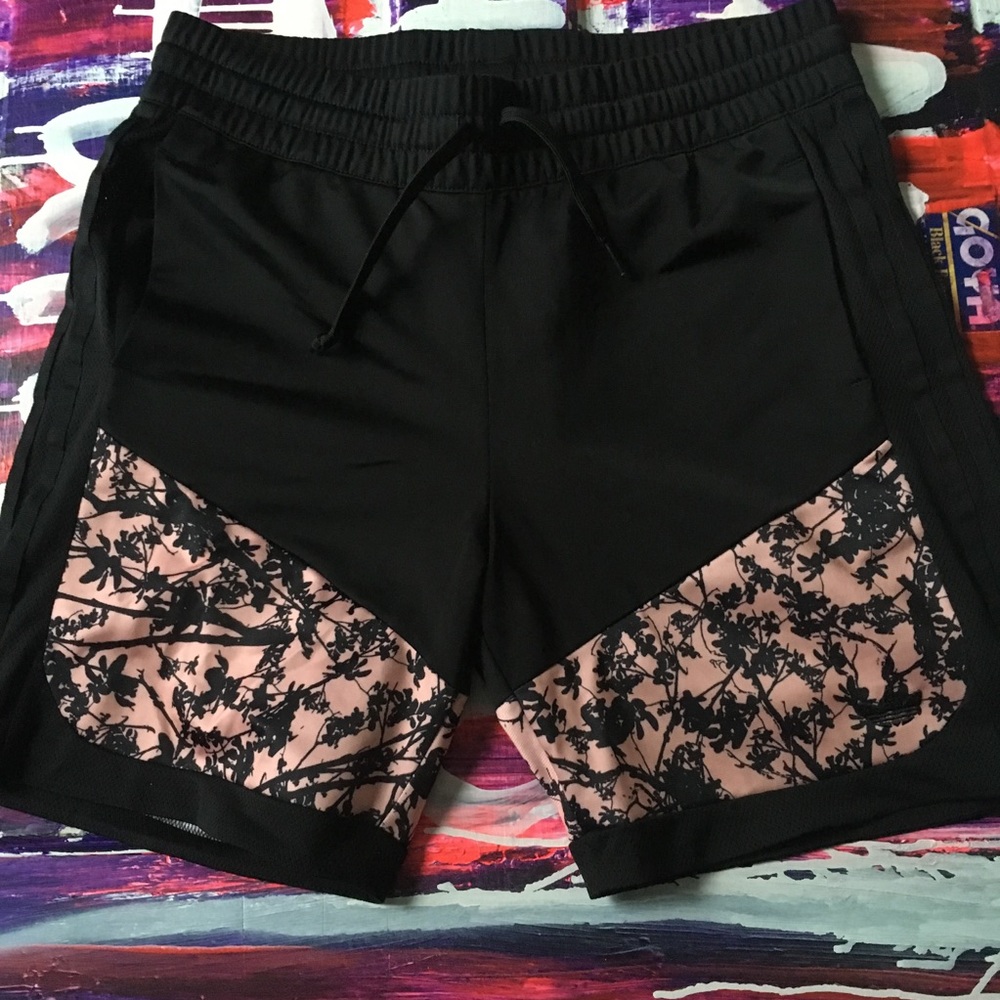 Adidas Originals Shorts w/Pockets