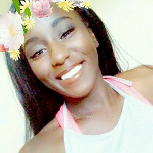 Meet your Posher, Alexia