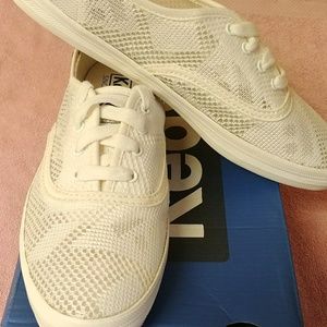 Off white lacey Keds size 7