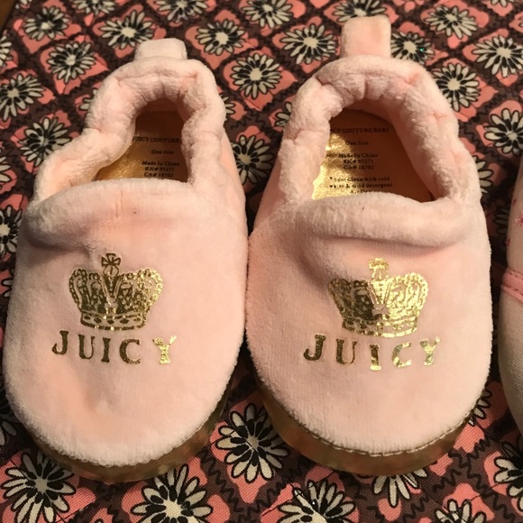 2 New Born soft shoes EUC, Carters and Juicy - Picture 2 of 4