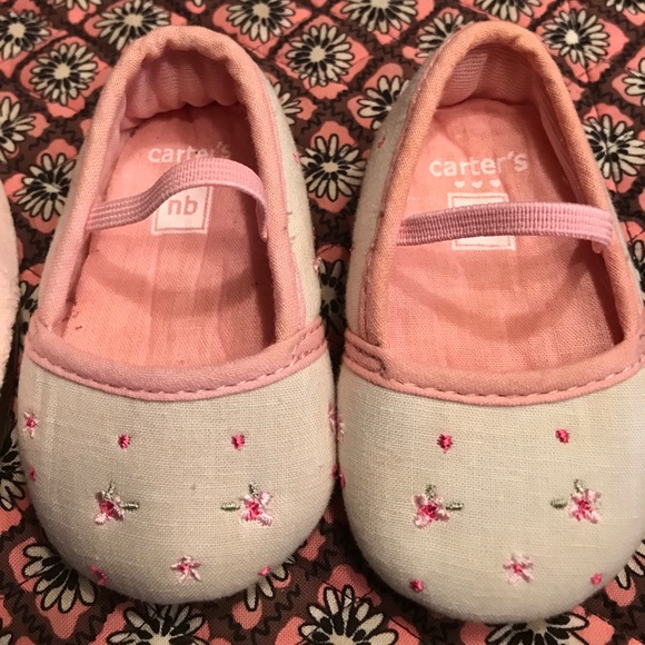 2 New Born soft shoes EUC, Carters and Juicy - Picture 3 of 4