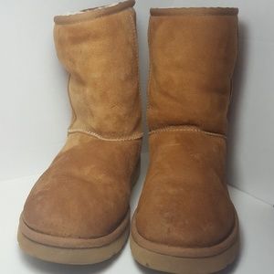 Ugg sz10 classic sheepskin boot