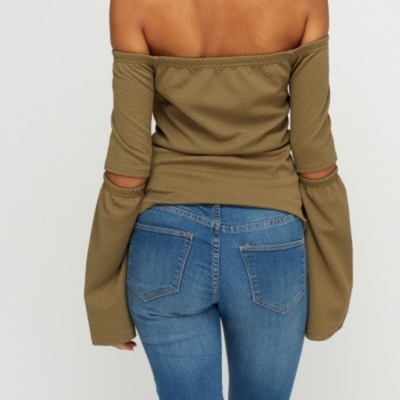 ⭕Final Drop!💥Off the Shoulder Cut out Top Green - Picture 3 of 6