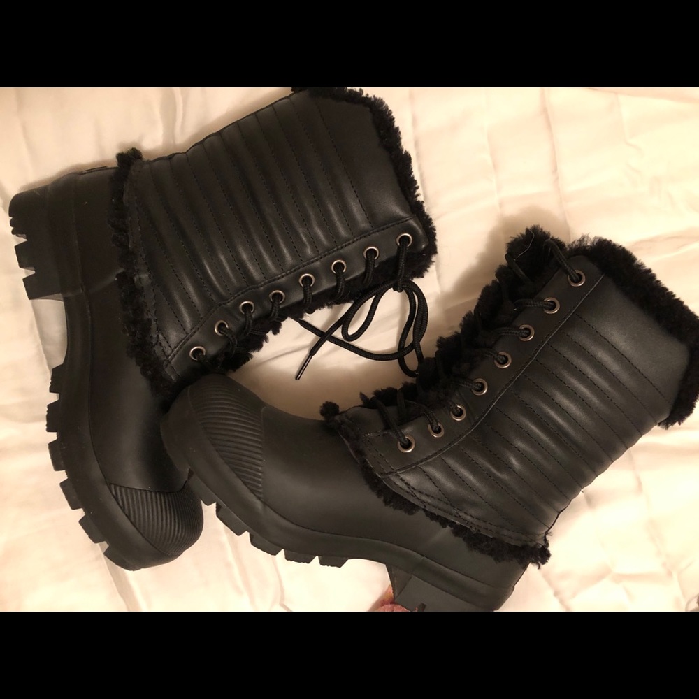 Hunter Shearling Snow Boots