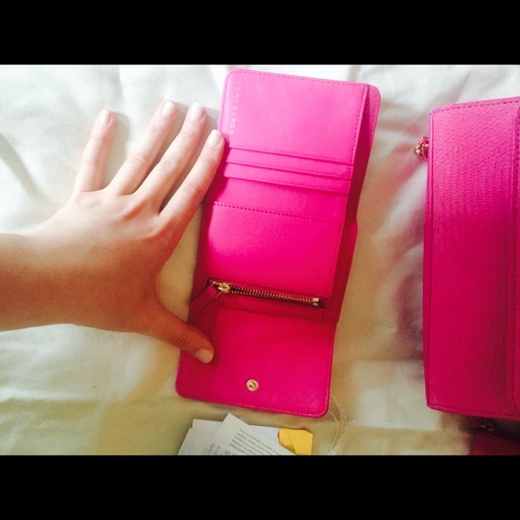 Tory Burch Fleming Hibiscus flower set 🌺🌺🌺 - Picture 3 of 8