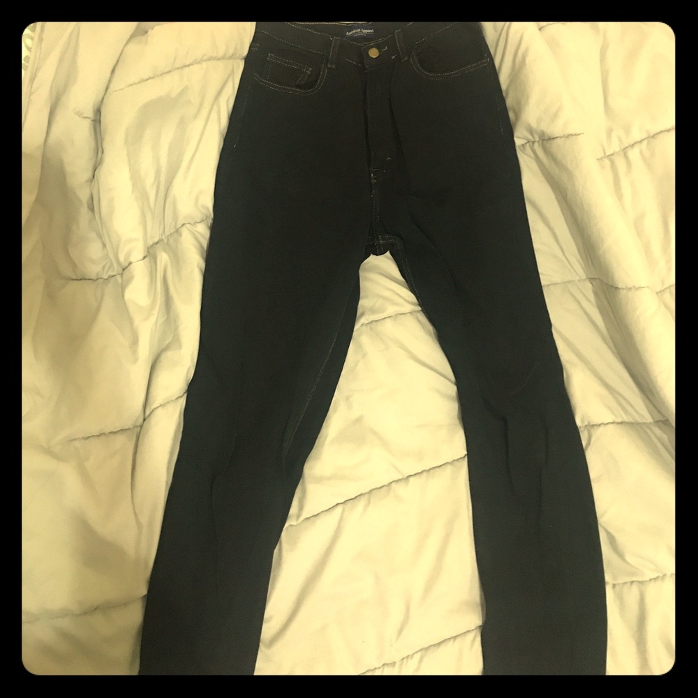 High-Waist Jeans 👖