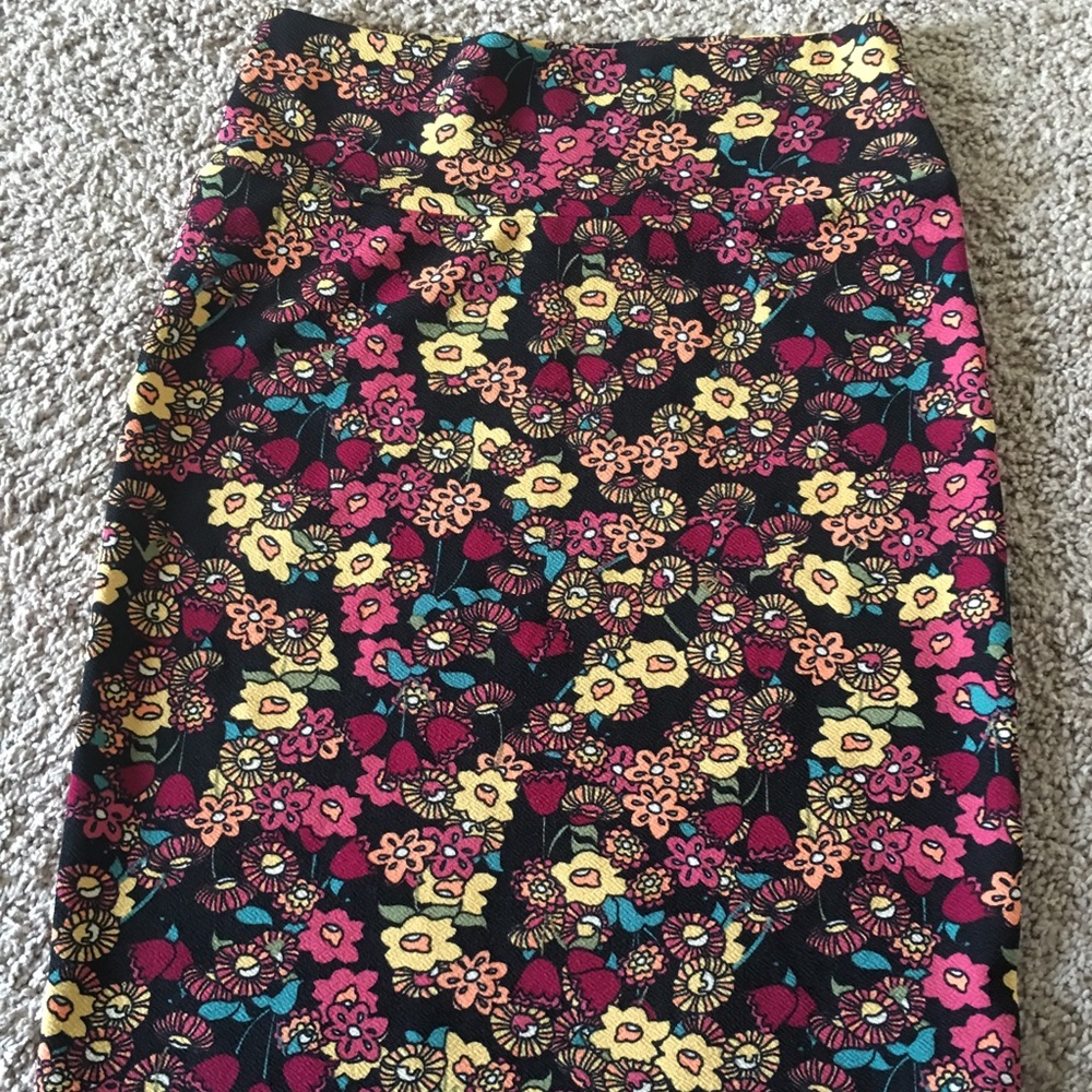 LuluRoe Cassie skirt size small