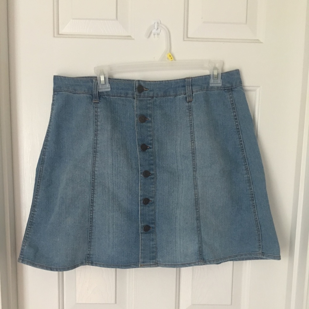 SOLD ON Ⓜ️ Denim circle skirt