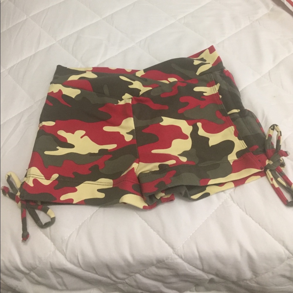 ❌SOLD❌Celestial Bodiez Desert Camo Shorts