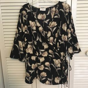 Floral v-neck Blouse