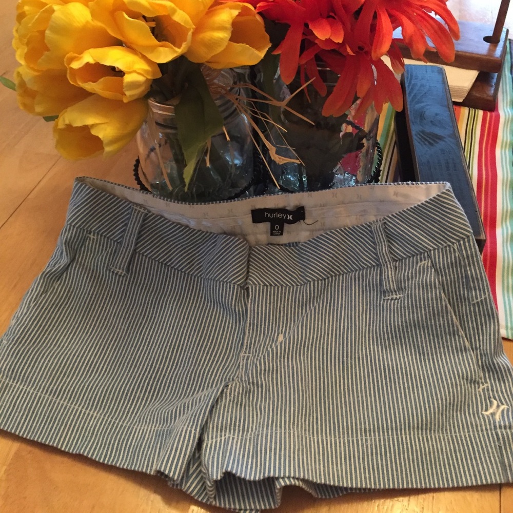 Hurley short shorts!