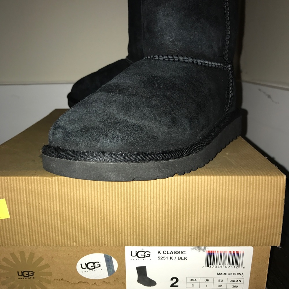 UGG boot Authentic size 2 kids black