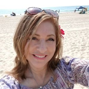 Meet your Posher, Mercedes