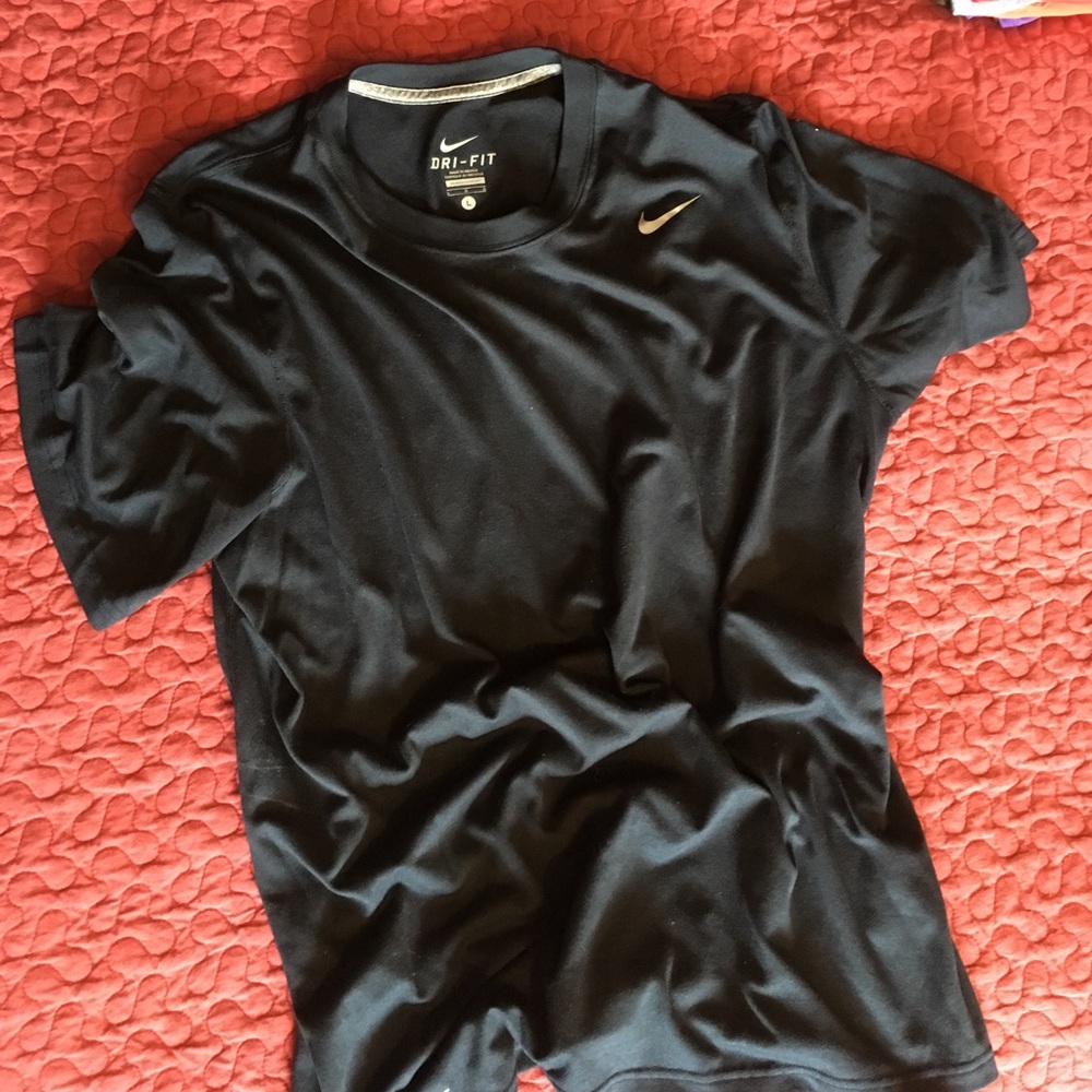 Nike DRI-FIT pullover size L