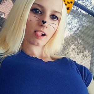 Meet your Posher, Karole