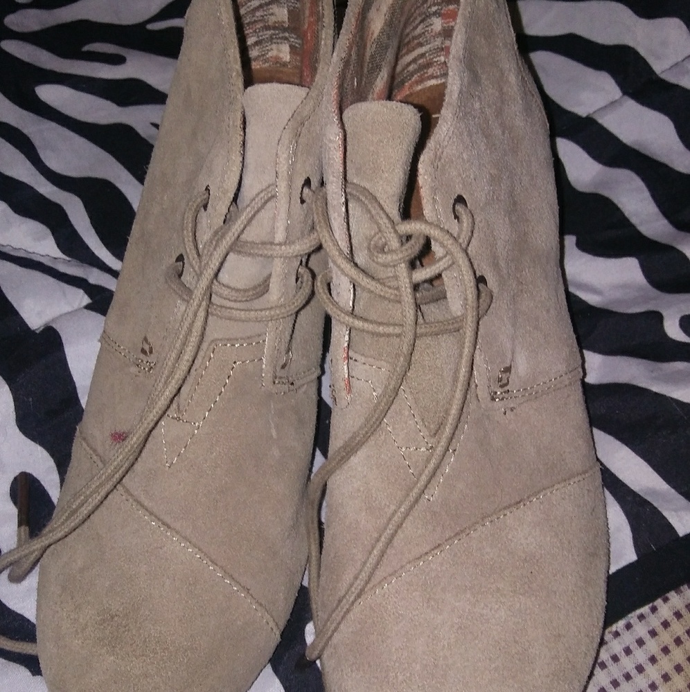 Womens TOMS stylish wedge boots