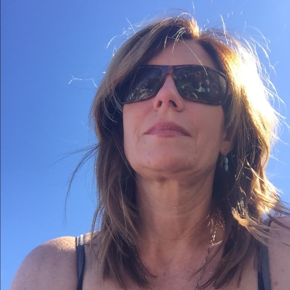 Meet your Posher, Cari