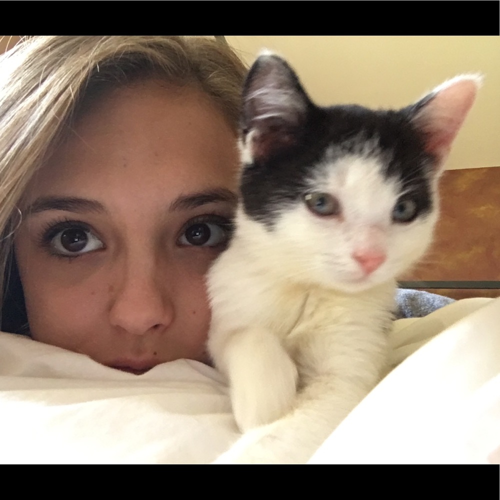 Meet your Posher, Caroline