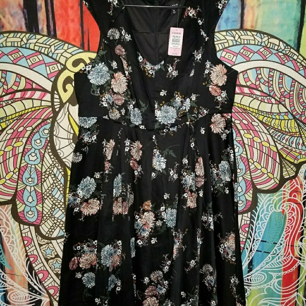Torrid dress size 16 NWT