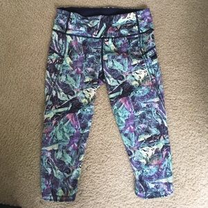 Lululemon crop size 6