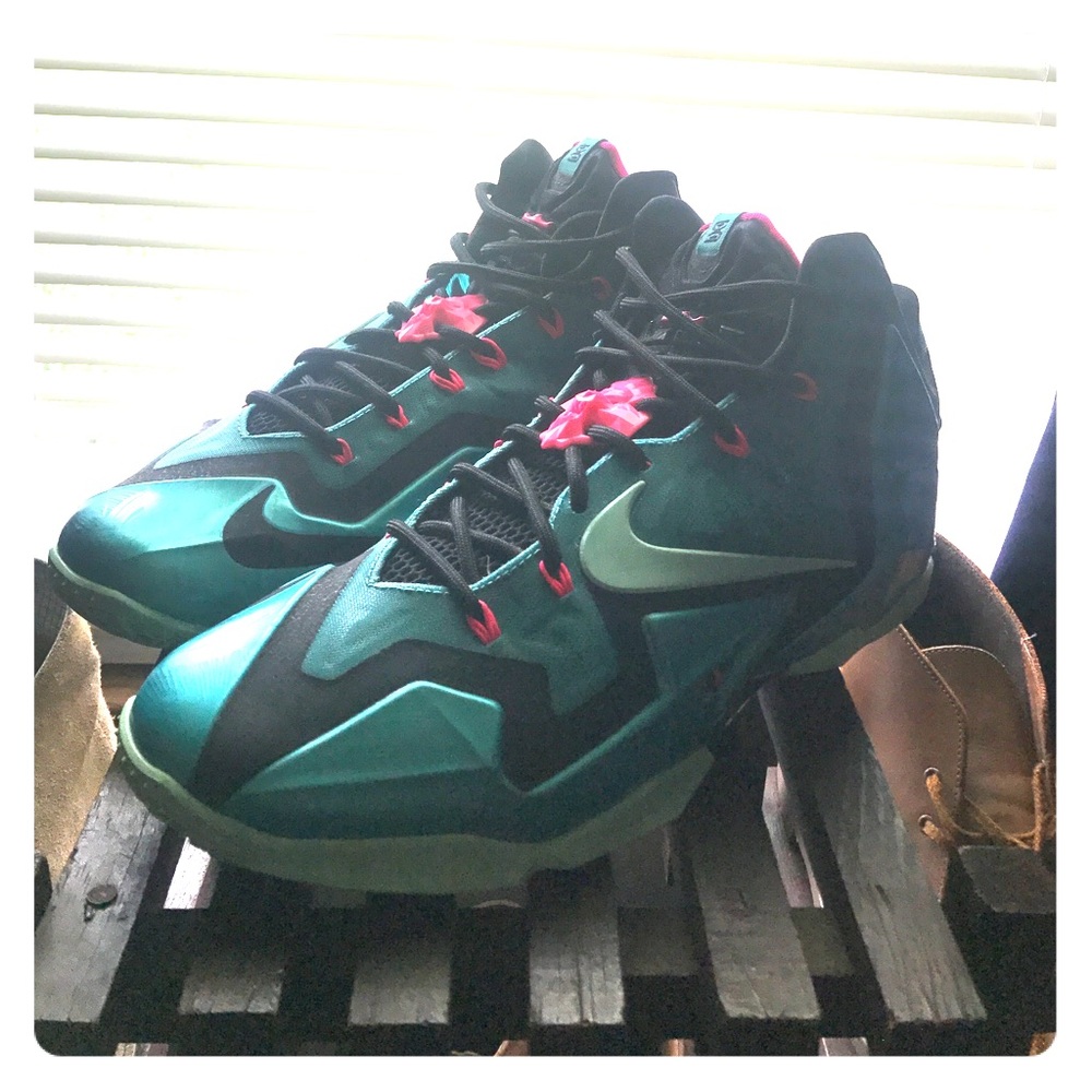 LeBron 11 south beach edition