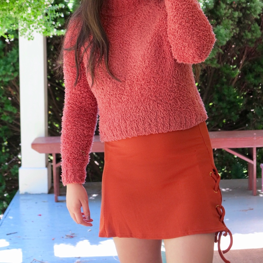 MISSGUIDED ORANGE SKIRT