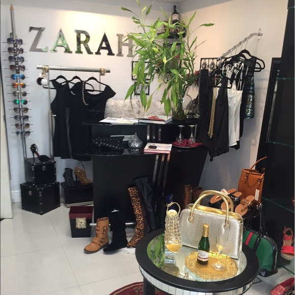 Meet your Posher, Ana - Picture 1 of 1