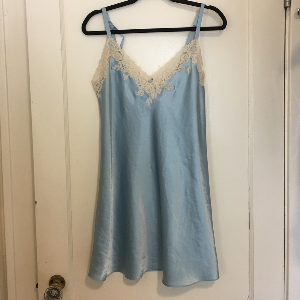 💖 Vintage Baby Blue Lace Slip 💖