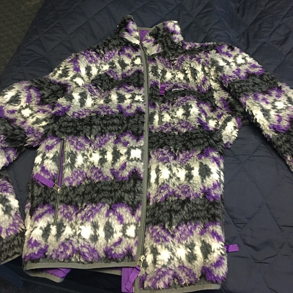 Fluffy Patagonia zip up jacket