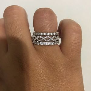 Everly Rings