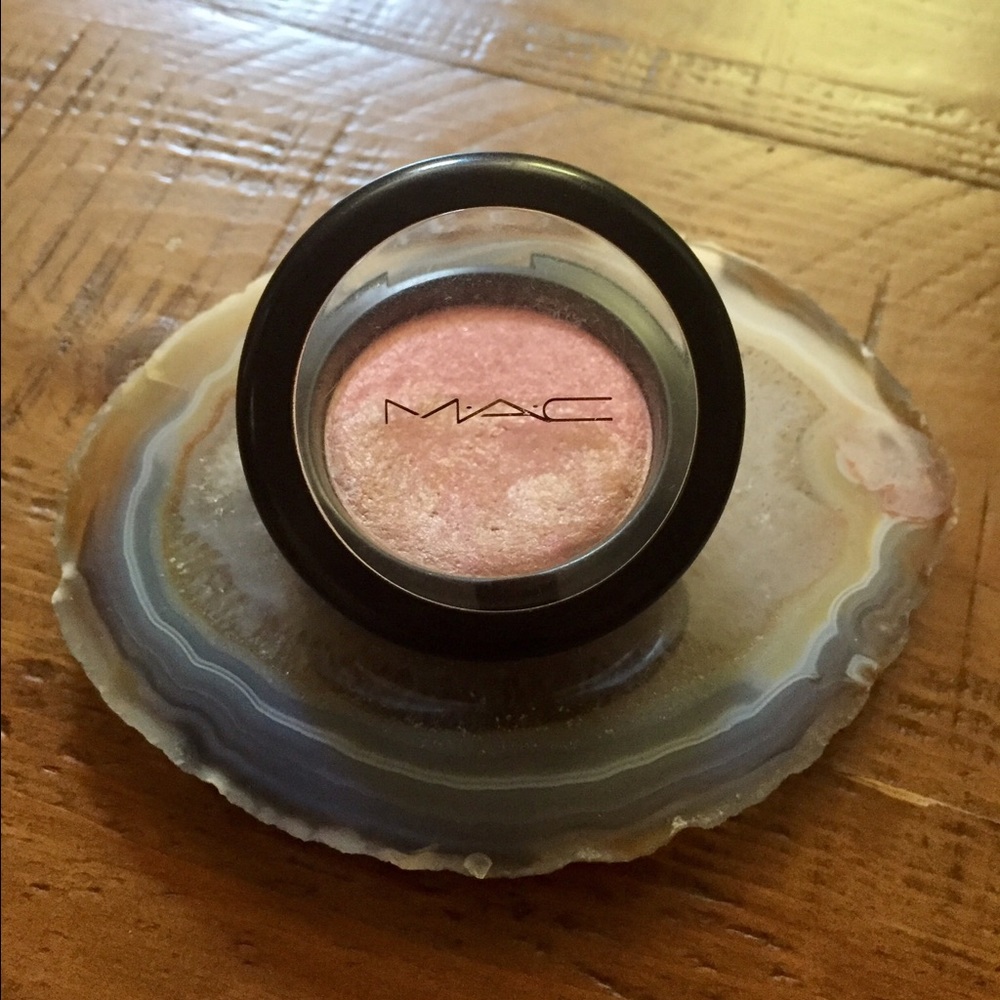 MAC Mineralized Blush in Moon River