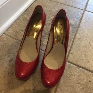 Michael Kors pumps/heels w/ gorgeous ruby color