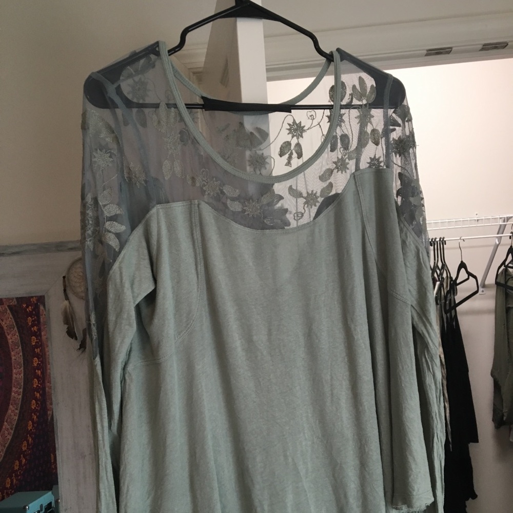 FREE PEOPLE MEDIUM TOP