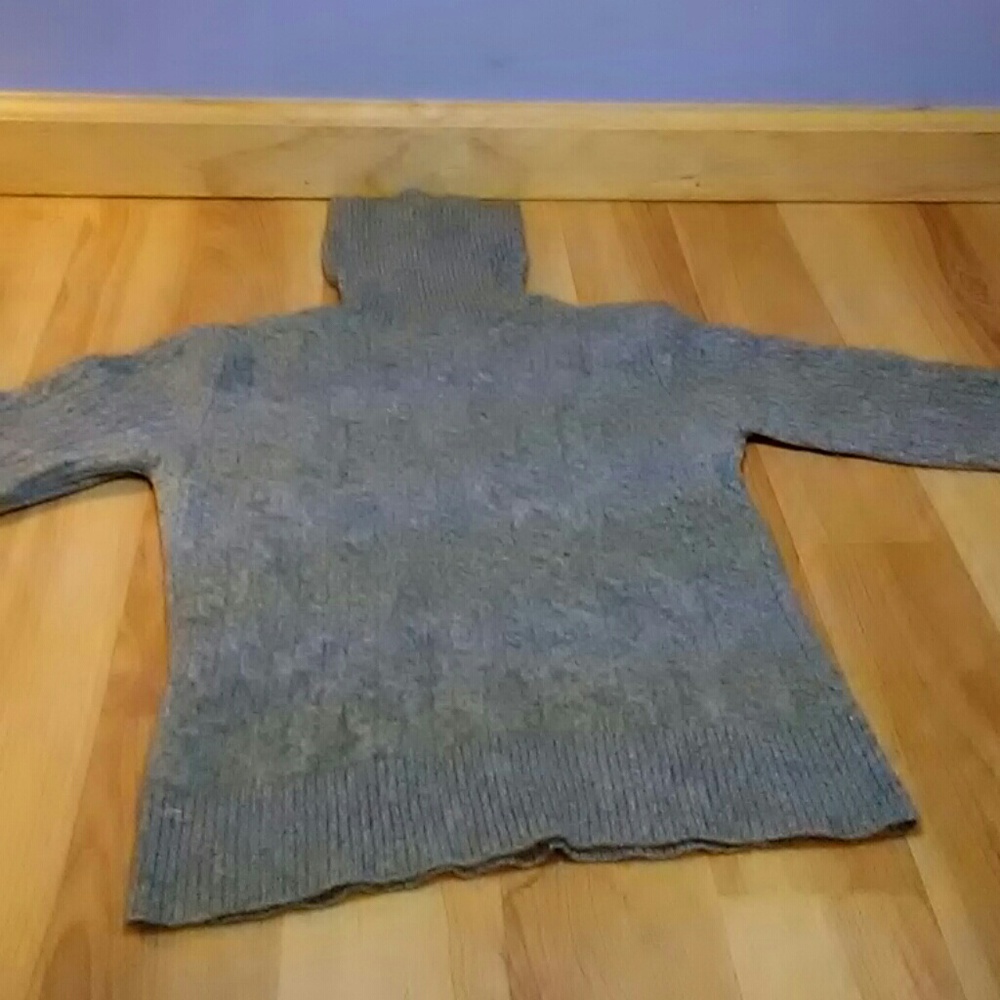 Gray fuzzy turtle neck