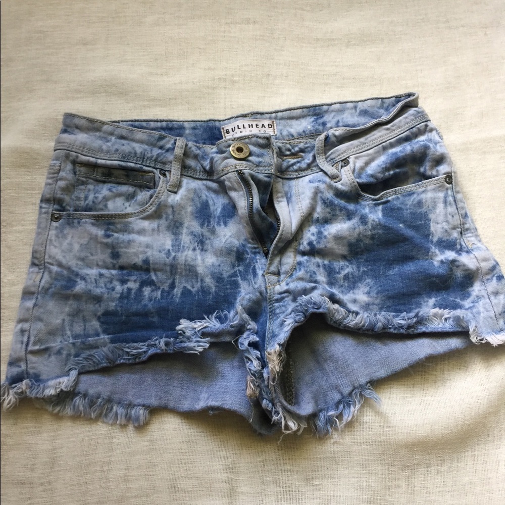 Bullhead Distressed Shorts
