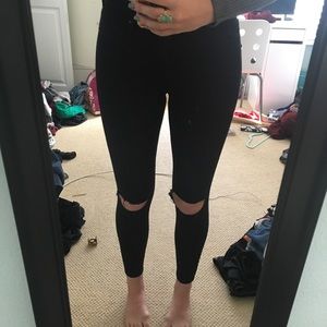 MUST GO ♥️ ripped jeans!! ♥️