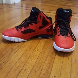 Size 9 men's under armour sneakers