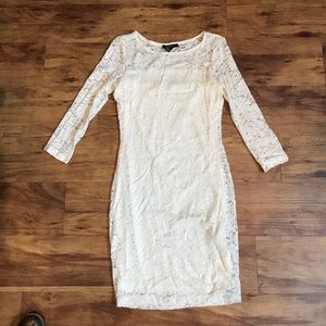 White lace bodycon dress