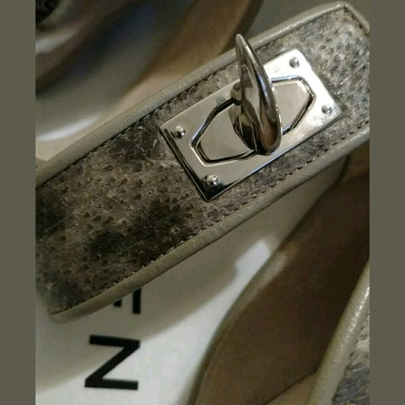 Reserved❌GIVENCHY Shark Tooth Turn Lock Sandals - Picture 5 of 8