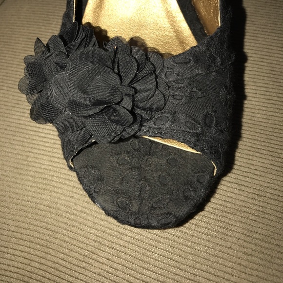 Black wedged heels - Picture 2 of 3