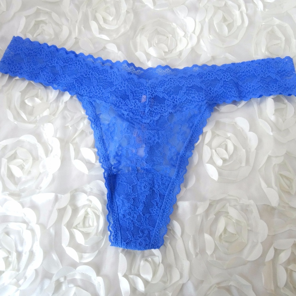 Victoria Secret's Lace Thong Tanga Size Large