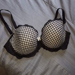 Victoria's secret 34D bra