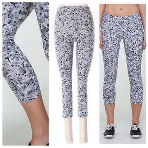 #lululemon wunder under gray floral crops