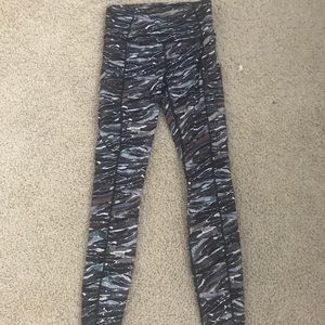 VVEUC Fast and Free Tights in Multi Sweater / Blk