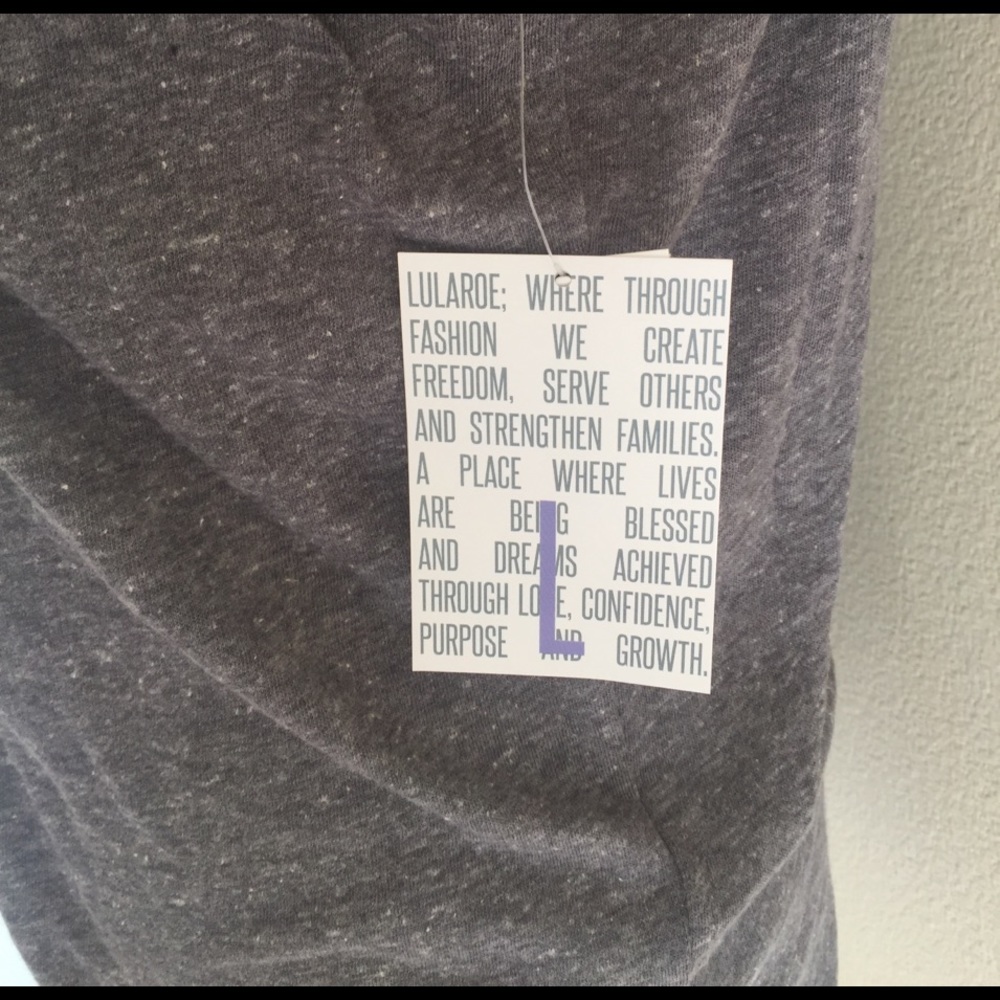 Lularoe Randy T - Picture 2 of 2