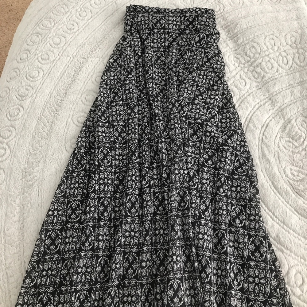 LA Hearts. Long skirt. Size M
