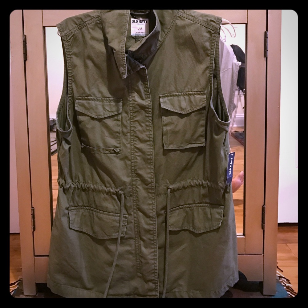 Never worn Old Navy army green cargo vest