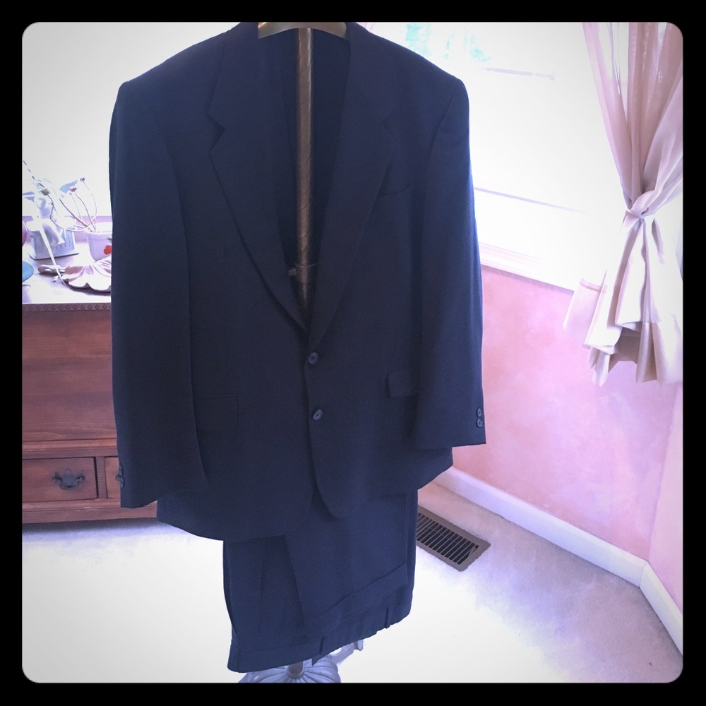 Italian 2 pc classic navy suit