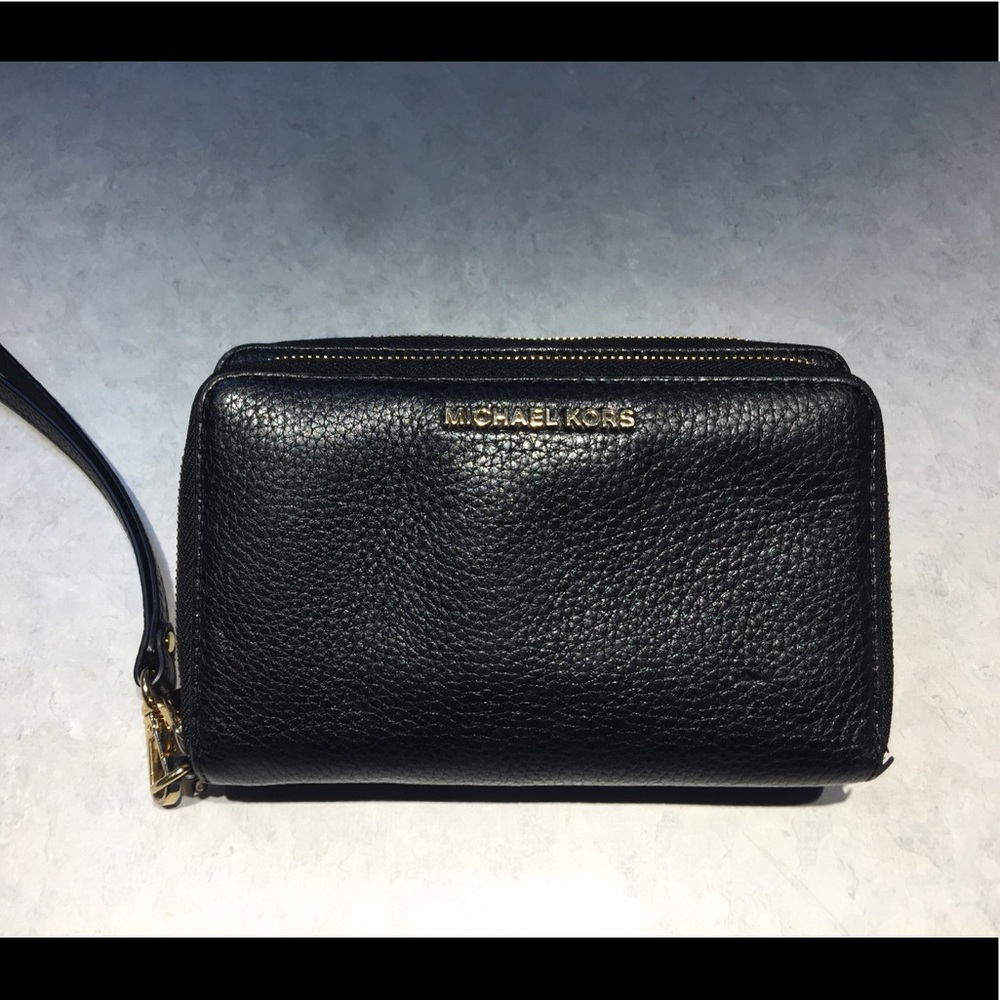 Authentic Michael Kors Adele large wallet/wristlet