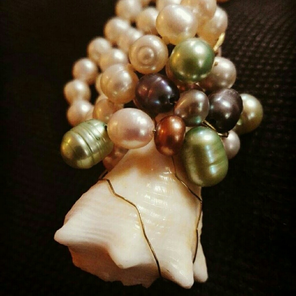mother pearls and nacar pendant